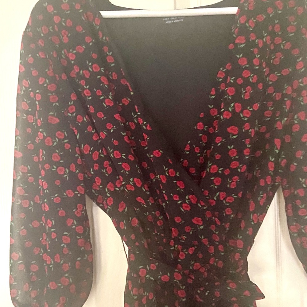BERSHKA OG CREPE BLACK MIDI W/Rosette Motif-Fluted Front slit-size M/NWOT